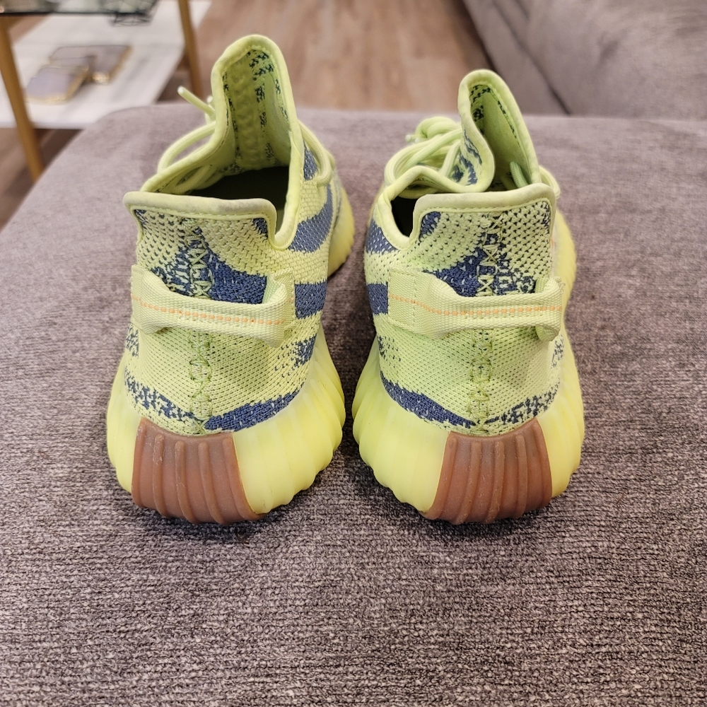 Yeezy Boost 350 V2 Semi Frozen Yellow - Picture 4 of 7
